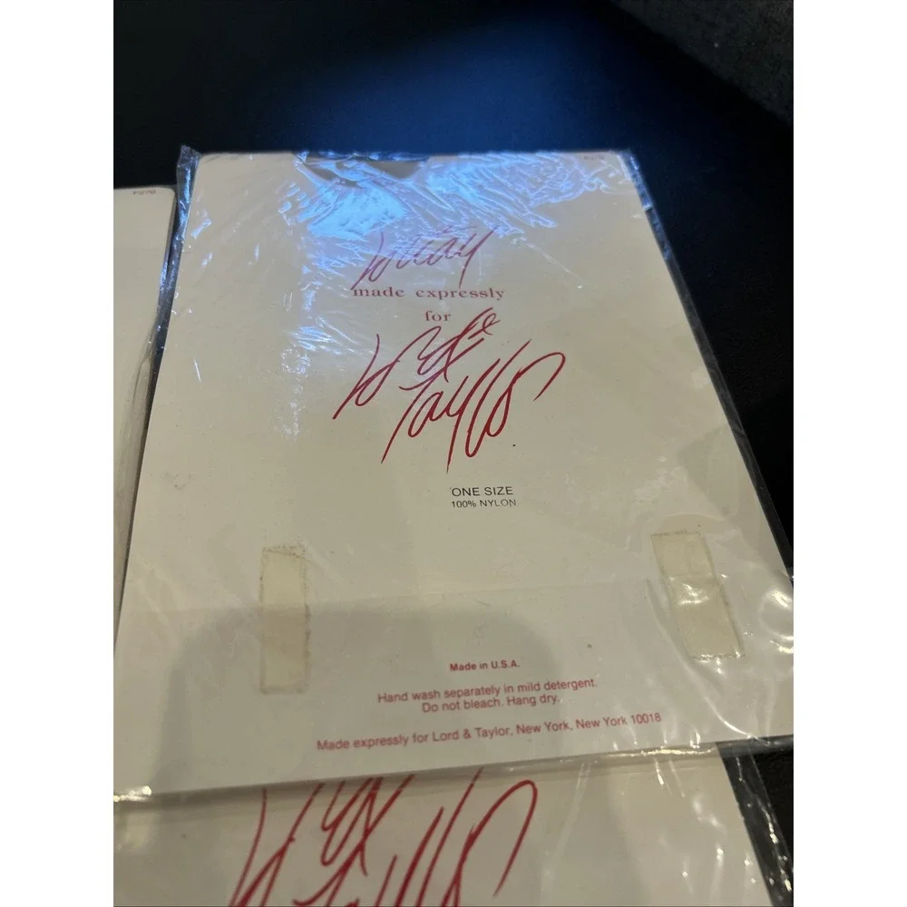 Lot of 4 Lotay Lord & Taylor Sheer Pantyhose One Size 3 Pale Nude 1 Seashell